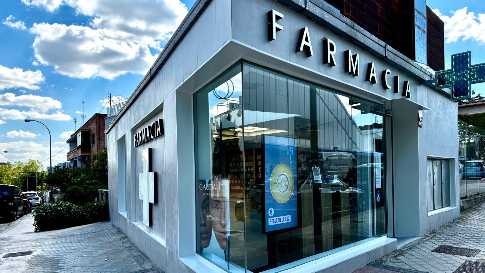 Fachada farmacia